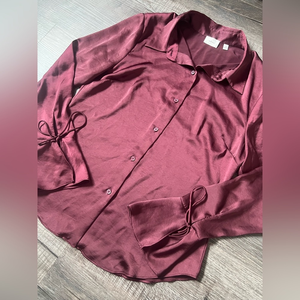 Wilfred Aritzia Burgundy Satin Blouse Medium Flare Sleeve Bow Office Evening - Picture 3 of 5